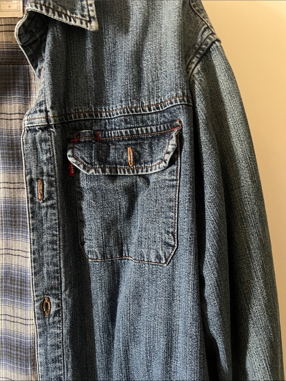 Levi's Blue Denim Shirt Jacket with Blue and Cream Plaid Lining - Picture 3 of 6